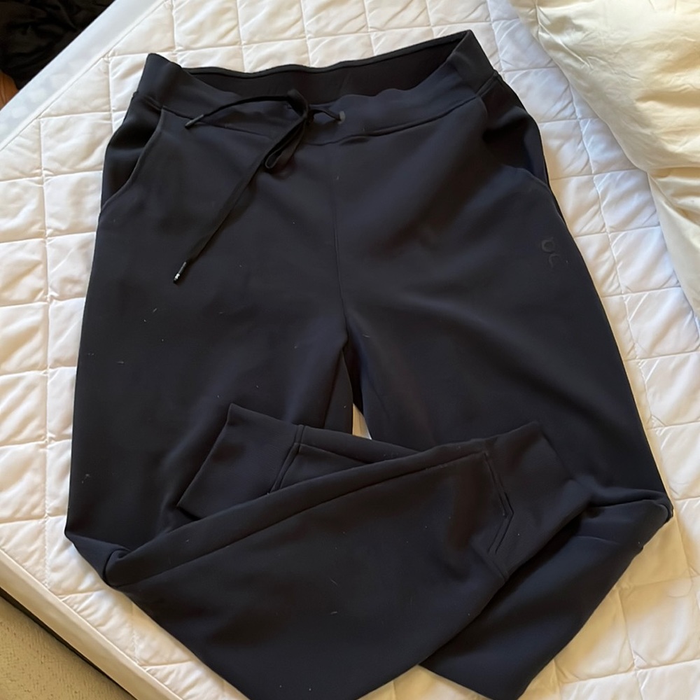 Womens ON joggers, navy